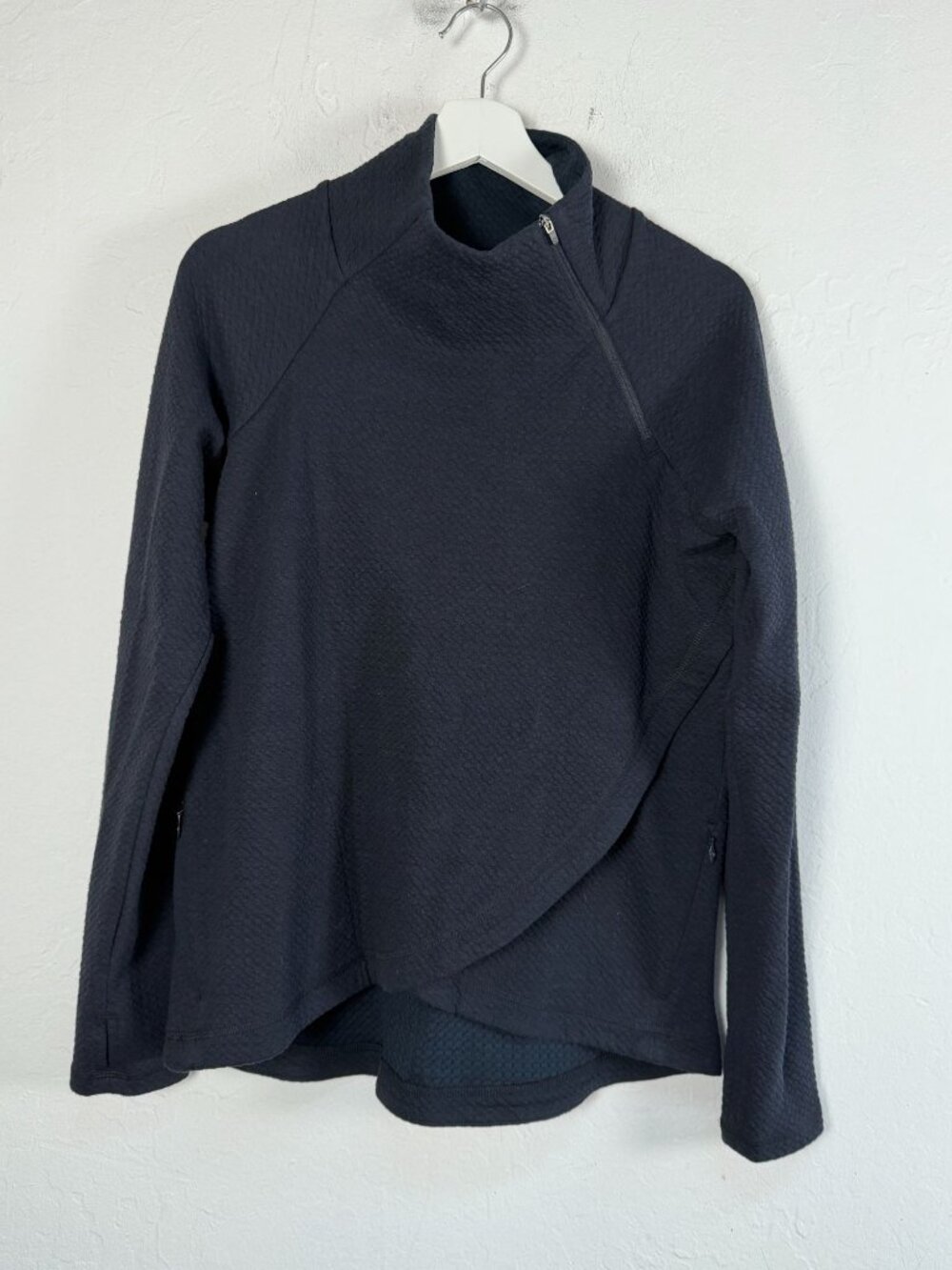 IBKUL Women's Medium Black Stain Resistant Asymmetric Zip Mock Neck Top Golf